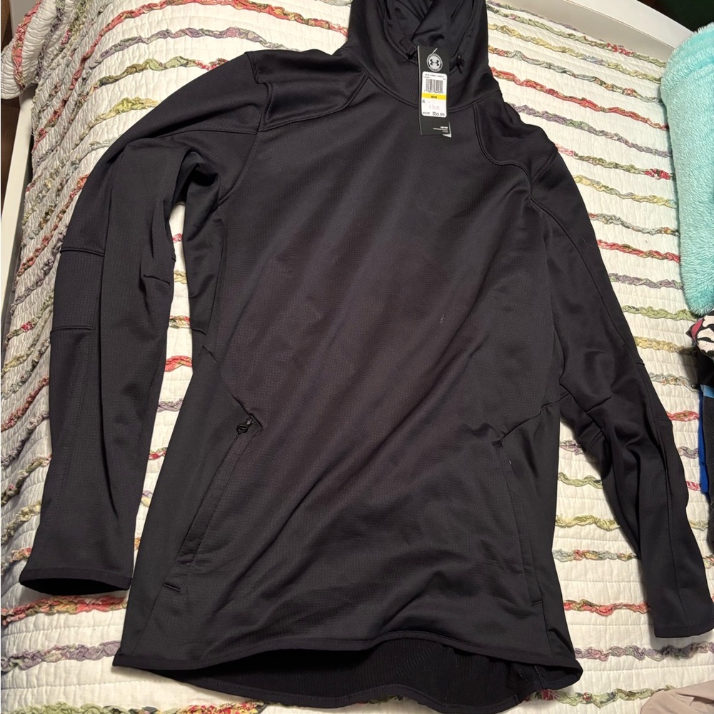 Black Hooded Pullover